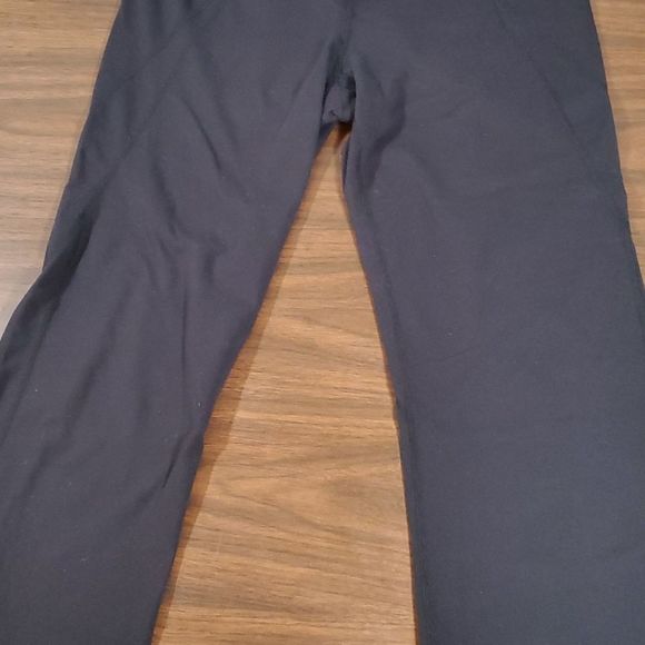 Athleta Womens Power Ananda Capri Athletic Cropped Pants #268553 Black Size Med - Picture 4 of 14
